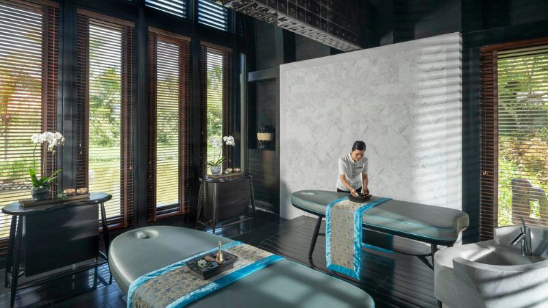 Spa với thiết kế mở, tạo sự kết nối giữa không gian nội thất và cảm giác thư giãn